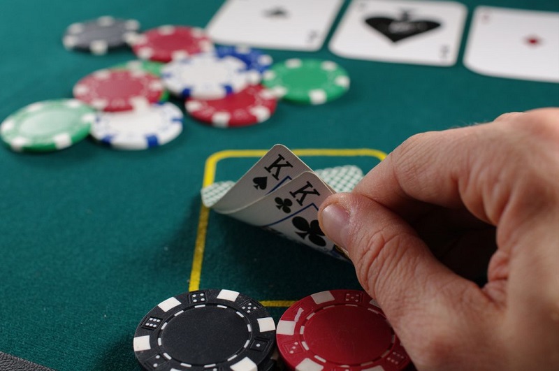 Phân định thắng thua trong game Poker